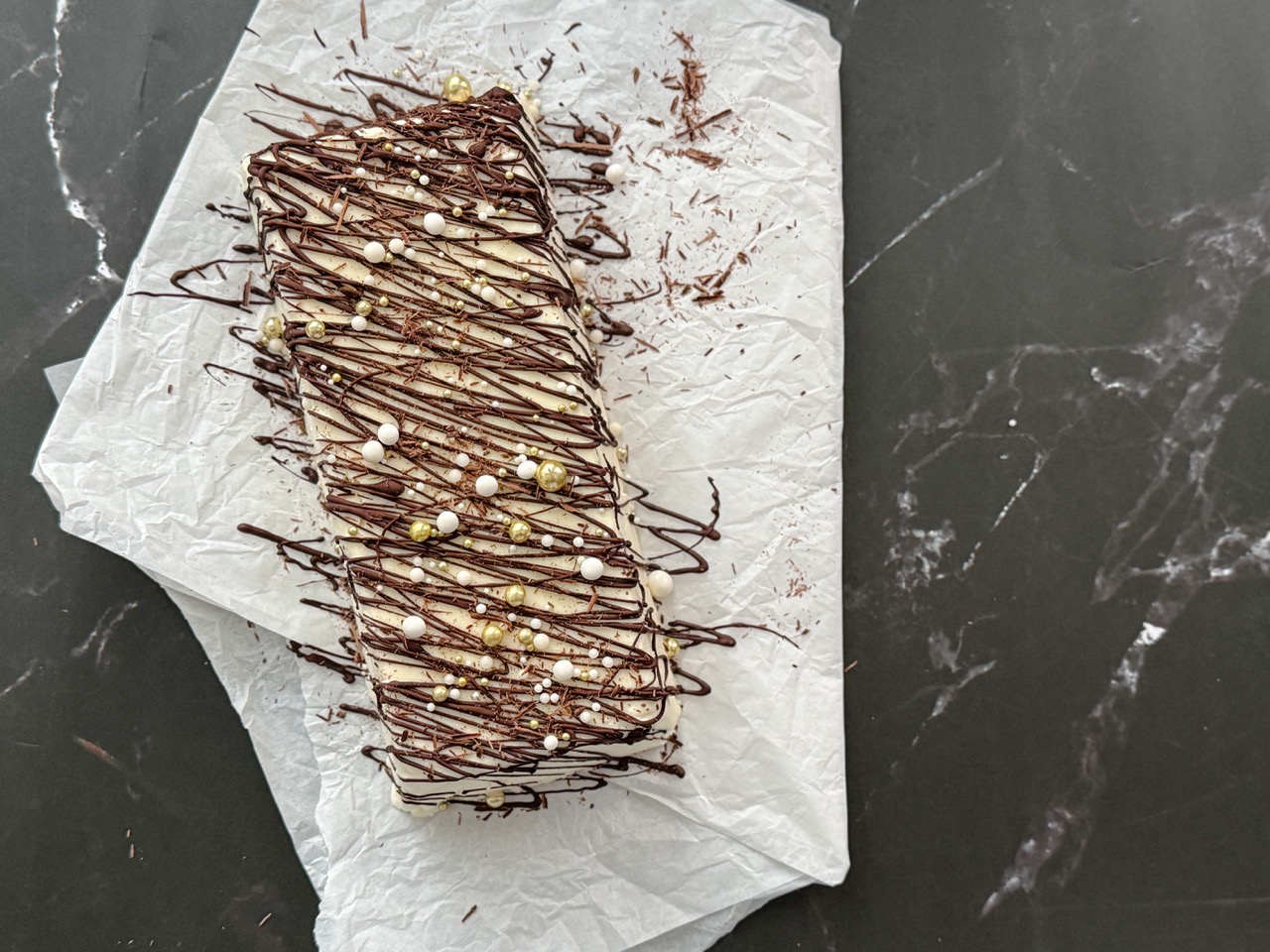 zelfgemaakt klassiek Viennetta dessert