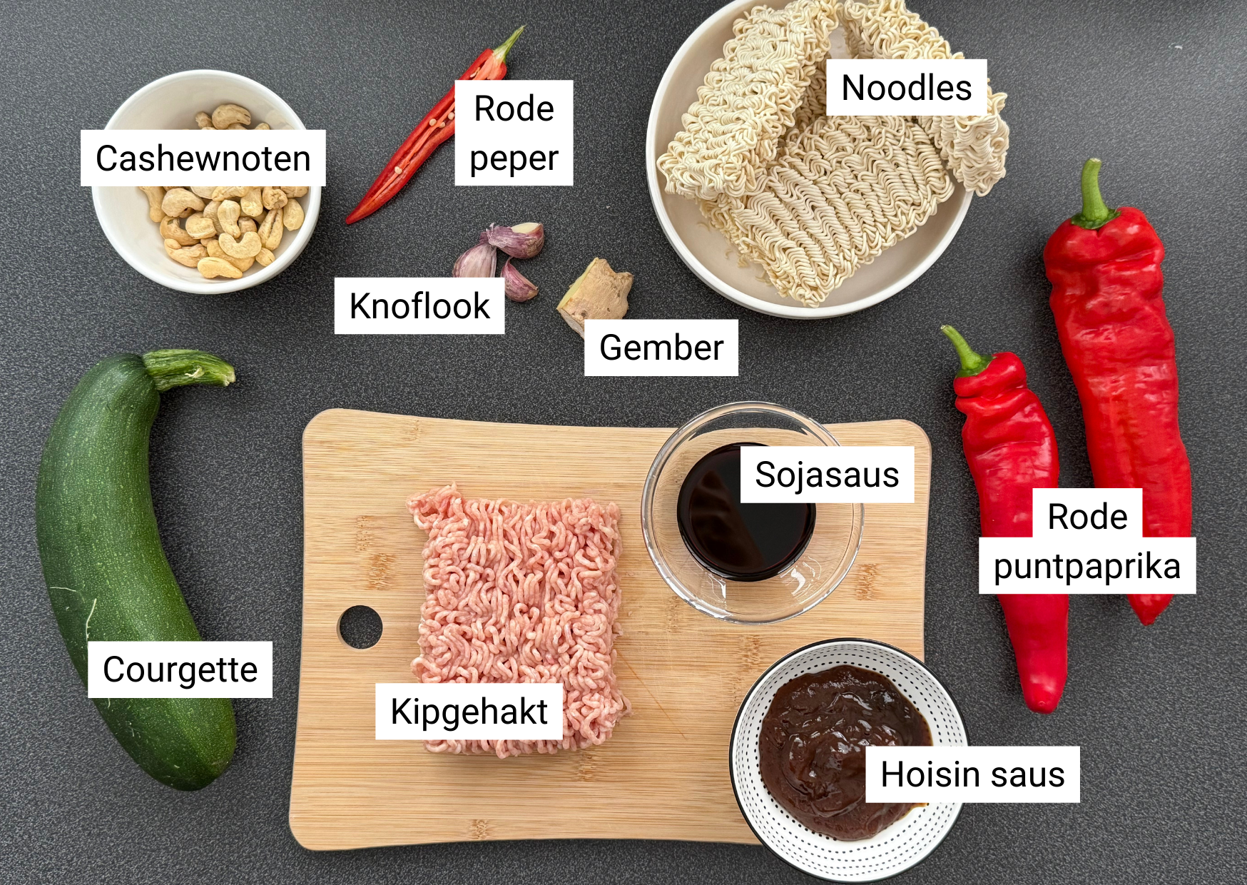 noodles met kipgehakt